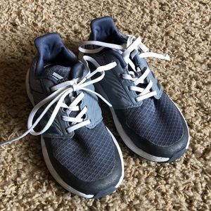 Boys Adidas cloudfoam tennis shoes sz 11